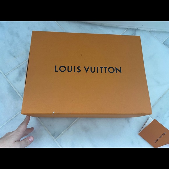 Louis Vuitton box ribbon and cards Auth - Picture 3 of 4